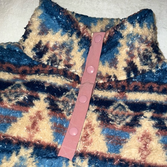 SO XL fuzzy cozy sweater. - Picture 2 of 5